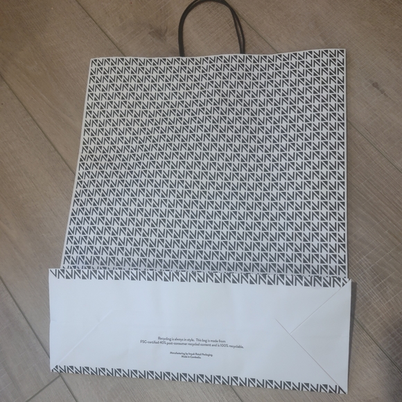 NWT Nordstrom Gift Wrap Set Box and Bag - Picture 4 of 12